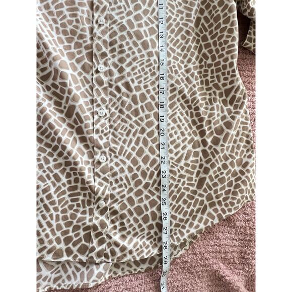 Chico's No Iron Tan White Animal Polka Squares Collared Top Size 2 L Button Up - Picture 7 of 9